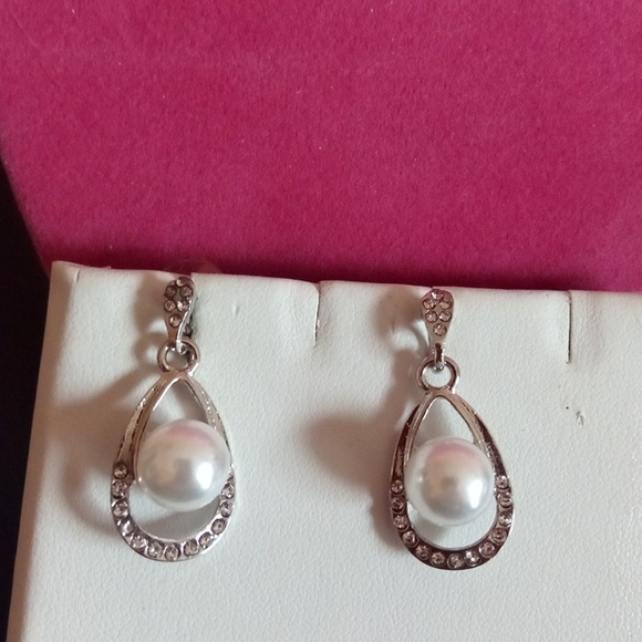 New Silver Pearl Set - Picture 5 of 8